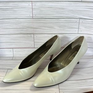 Vintage Amalfi Dahlia Pillow Leather Heels made in Italy off white size 11